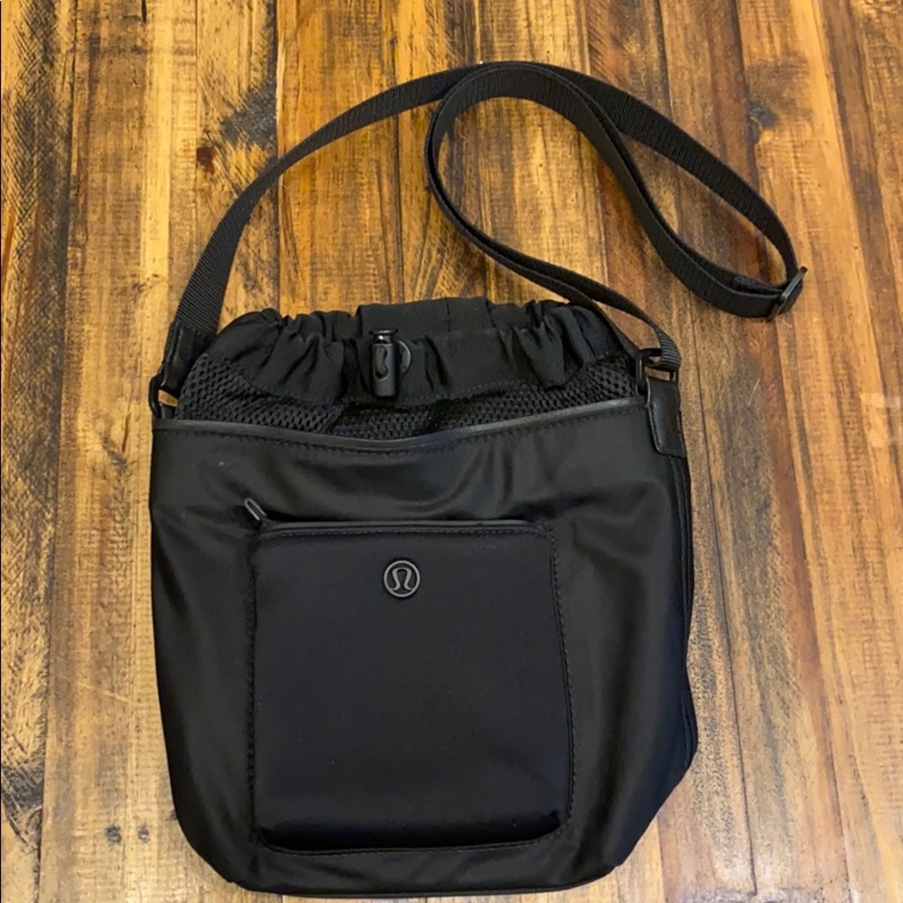 Lululemon crossbody/ shoulder bag